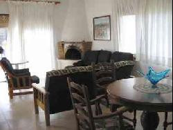 APPARTEMENT RÉNOVÉ ET IDÉALEMENT SITUÉ, EN 1ÈRE LIGNE DE MER