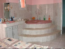 TRES BELLE VILLA DE STYLE PROVENCAL