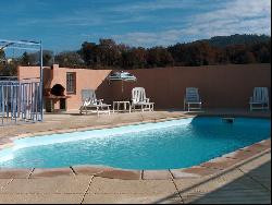 SITUEE A BRAS, DANS LE VAR, VILLA PLAIN PIED RECENTE, TOUT CONFORT, AVEC PISCINE SECURISEE PRIVEE, SUR TERRAIN CLOS DE 2200M2, OUVERTE A LA LOCATION DU 28/5/2005 AU 24/9/2005.
