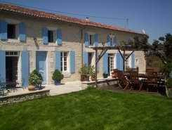 la dame aux yeux bleux