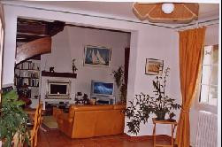 Belle villa de style provençal avec grande piscine ( 5m/12m ) sécurisée, terrasse, jardin paysagé, ombragé et cloturé de 1500m2