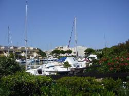 PORT CAMARGUE Maison pieds dans l'eau Plage Sud