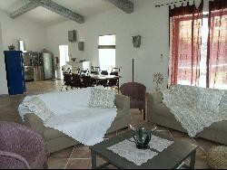 A 1 km du village de Gordes...