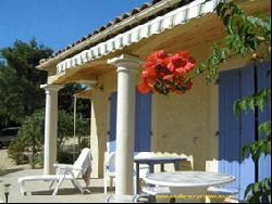 Villa de standing, avec piscine sur grand terrain
