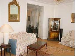 au centre de Paris F4 meublé et équipé qualité 3 étoiles