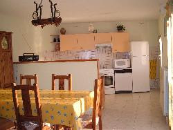 Gîte ( maison) de 120m² au pied d'une tour d'un village médiéval ardéchois