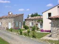 Deux Gîtes Entre 2 Mers avec leurs piscines au calme, proche de ts les gds sites touristiques