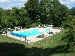 Gîte 3 étoiles avec piscine, terrain de tennis, terrain de volley, étang de pêche
