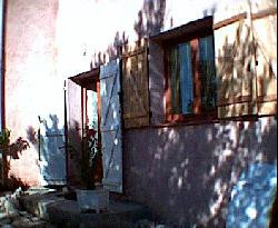 TOULON STUDIO REZ DE JARDIN
