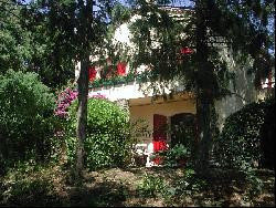 Locations saisonnières de 4 appartements dans une villa