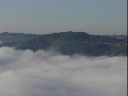 Location maison mitoyenne située à la limite du Cantal a de l'Aveyron
