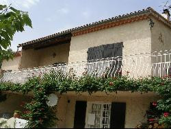 villa dans campagne très calme