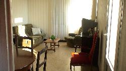 Location d'un T3 spacieux avec grande terrasse surplombant le port