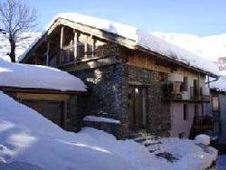 CHALET DE CARACTERE AU COEUR DOMAINE SKIABLE 3 VALLEES