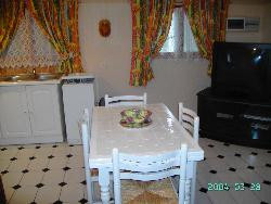 A louer maison neuve, jusqu'à 4 pers, piscine privé