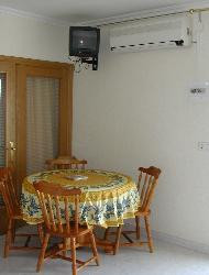 SUPERBE T2 MEUBLE ET CLIMATISE A EMPURIABRAVA