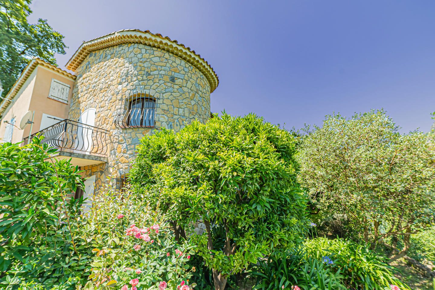 L'Eugénie – Grand gîte 4 étoiles avec jardin privé pour 8 personnes près de Grasse, Cannes et Nice — photo 6