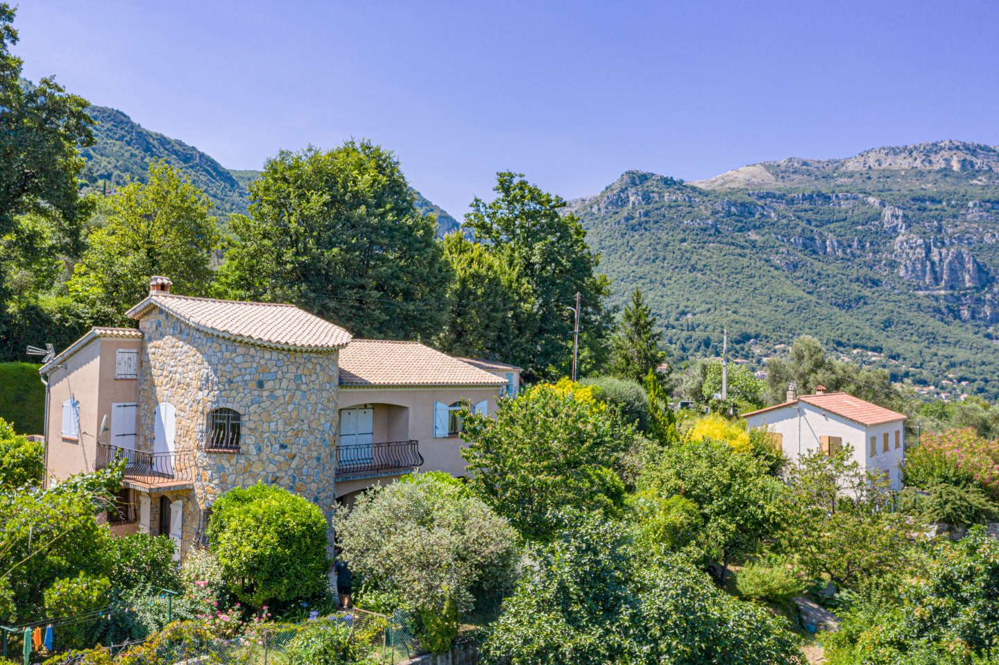 L'Eugénie – Grand gîte 4 étoiles avec jardin privé pour 8 personnes près de Grasse, Cannes et Nice — photo 9
