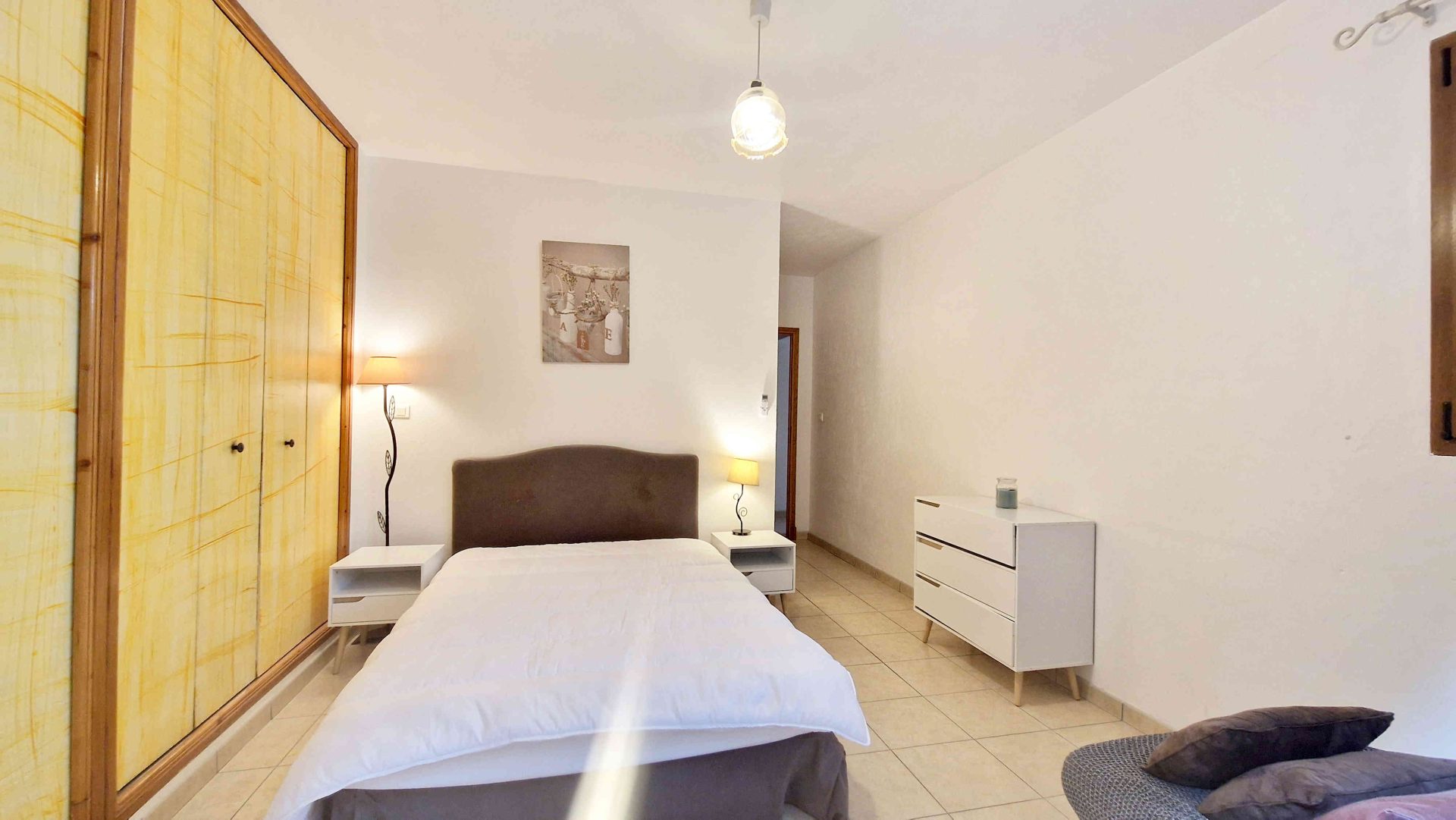 L'Eugénie – Grand gîte 4 étoiles avec jardin privé pour 8 personnes près de Grasse, Cannes et Nice — photo 15