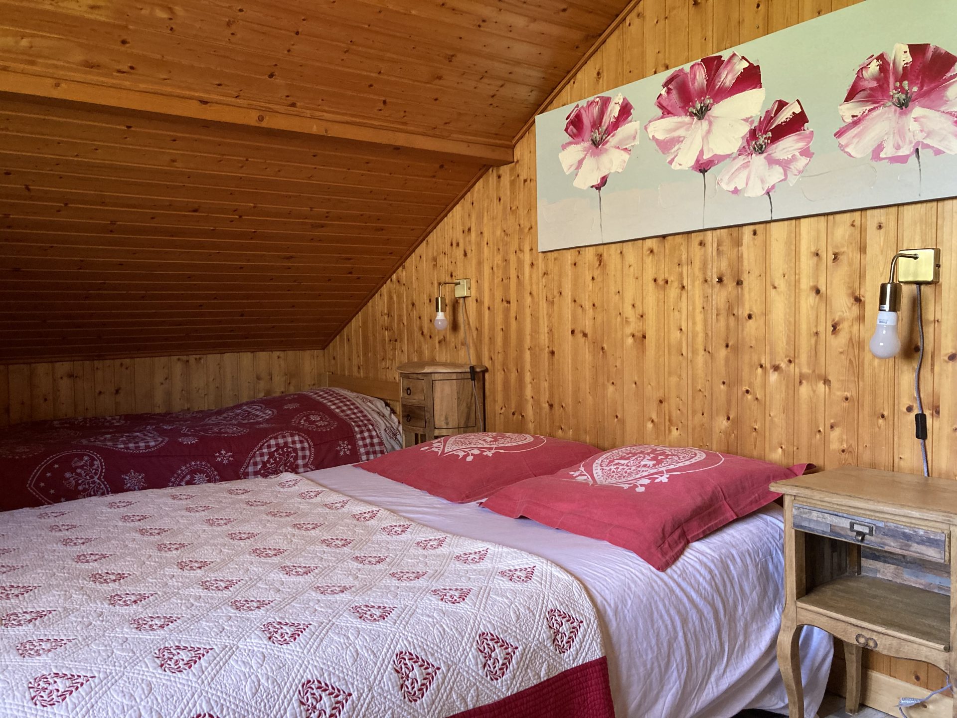 3ème chambre avec un lit double et un lit simple
