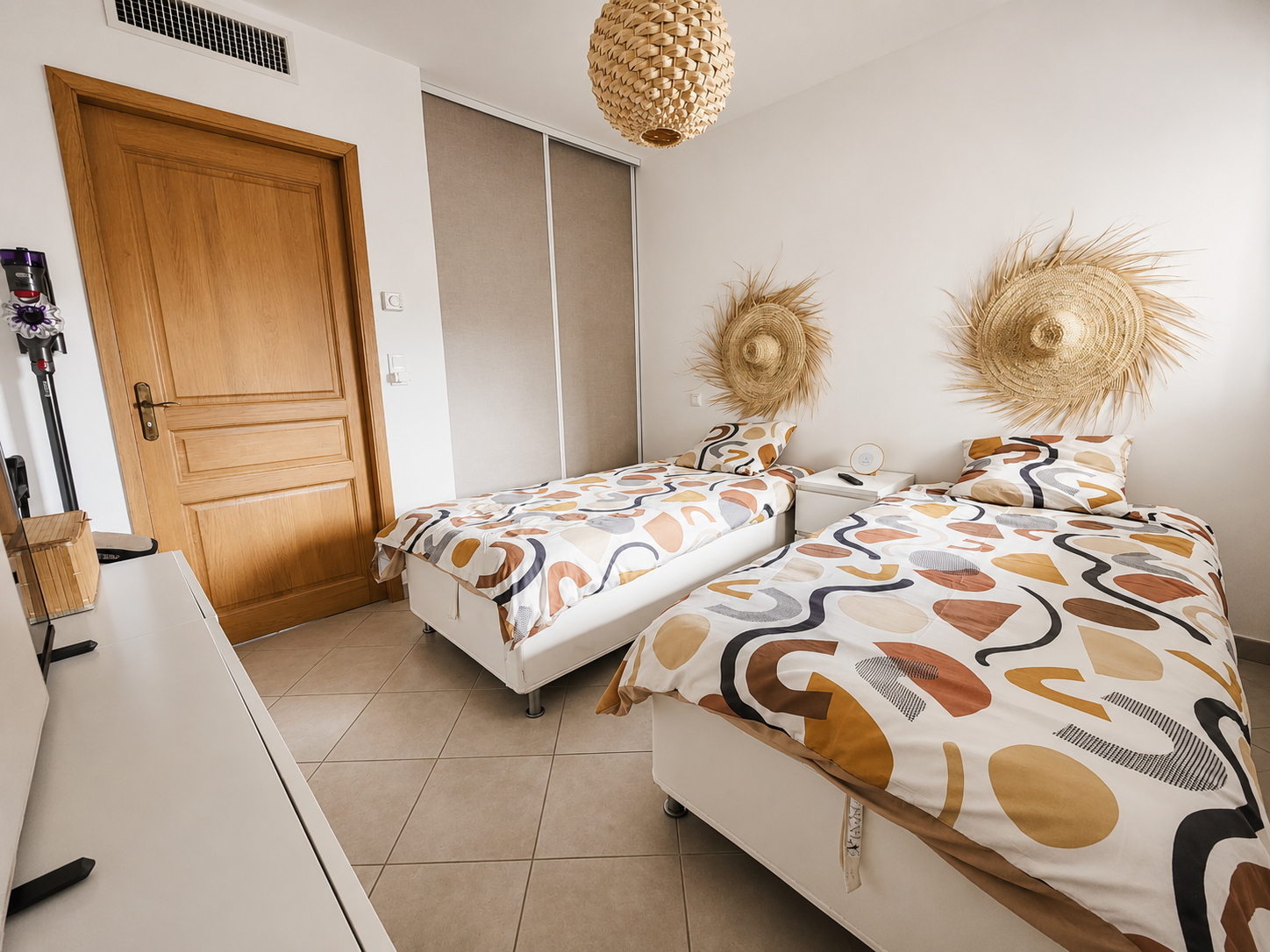 CALVI – T2 –4 pers– Vue Mer & Montagne | Plage à 200 m | Tout à pied | Parking Privée — photo 12