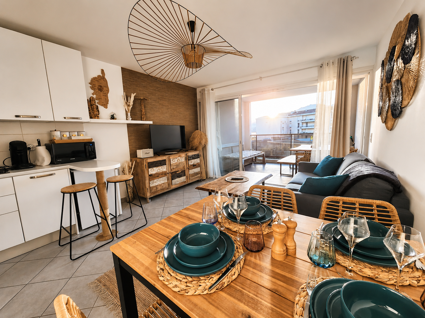 CALVI – T2 –4 pers– Vue Mer & Montagne | Plage à 200 m | Tout à pied | Parking Privée