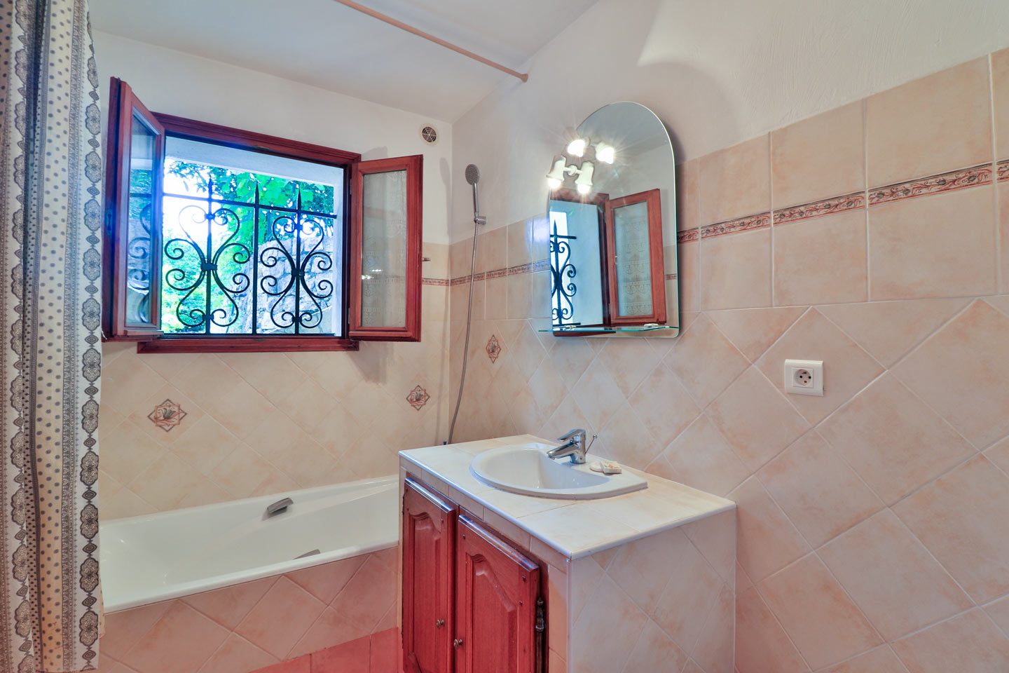La Pascaline – Gîte 4 étoiles avec jardin privé près de Grasse, Cannes et Nice – 4 personnes — photo 10